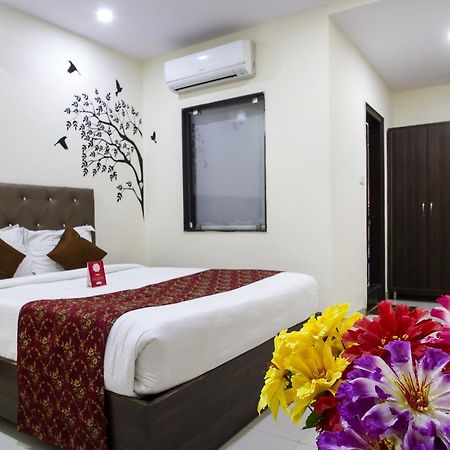 Super Collection O Lotus Grand Near Secunderabad Railway Station Secundurabad Exterior foto
