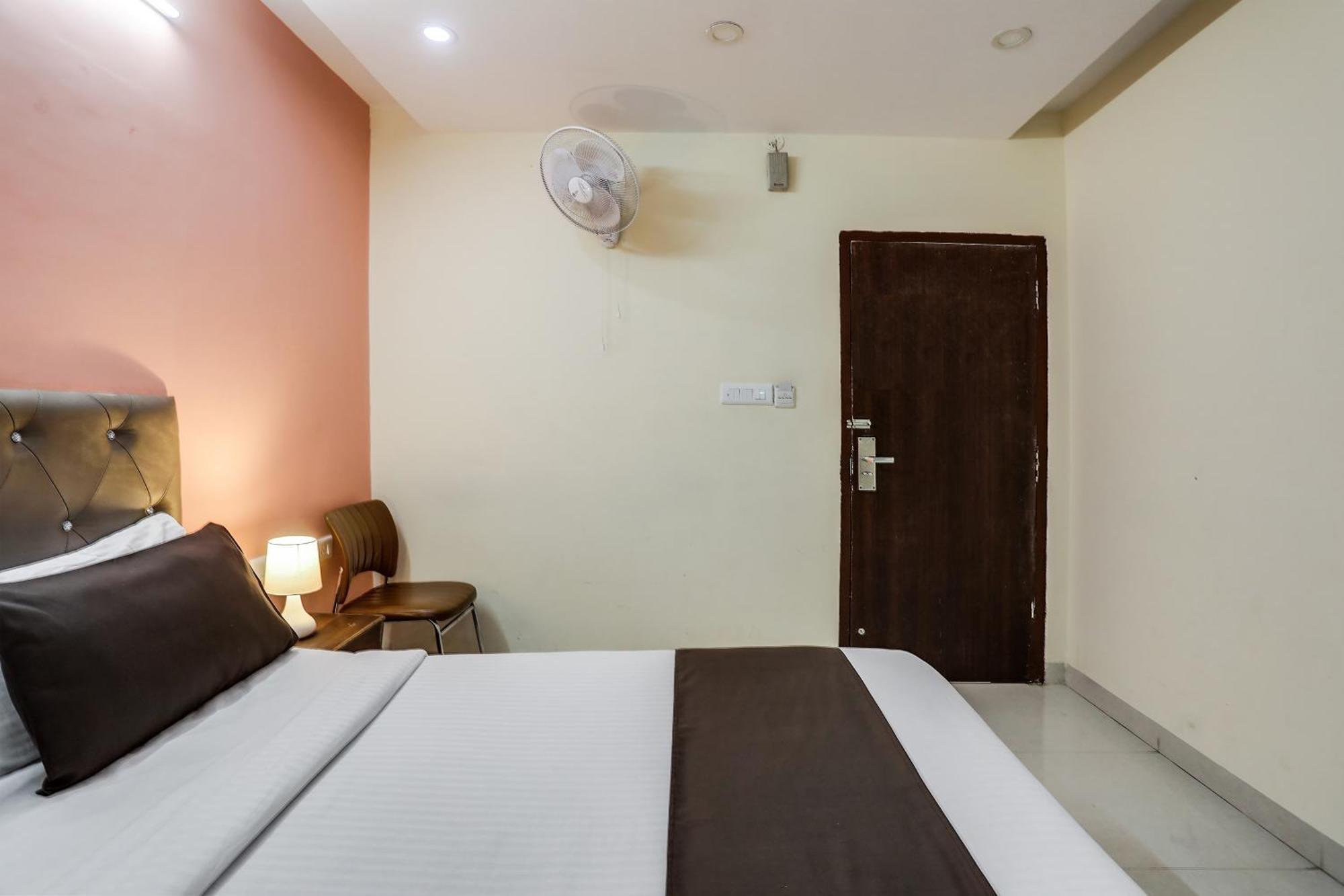 Super Collection O Lotus Grand Near Secunderabad Railway Station Secundurabad Exterior foto