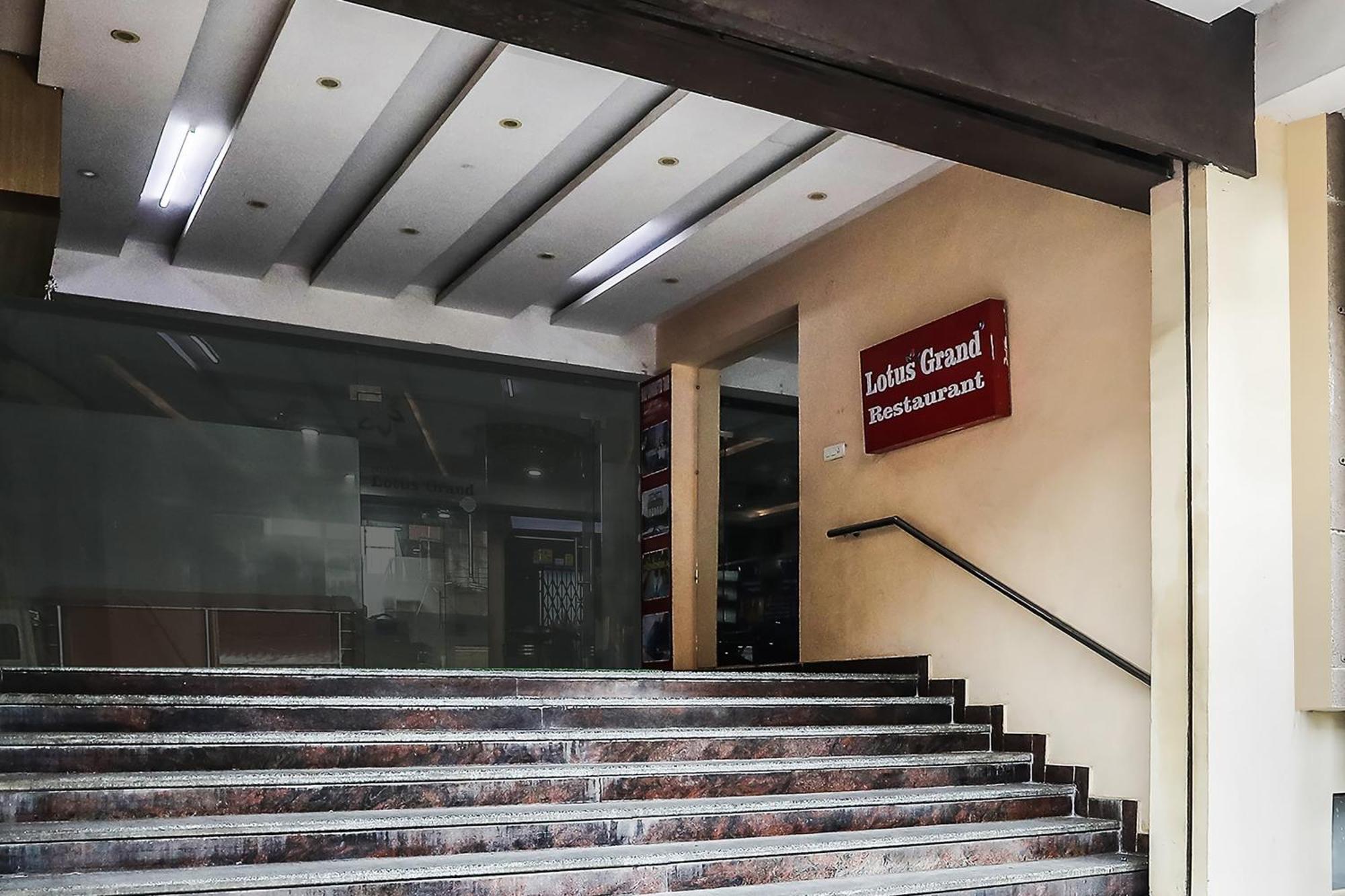 Super Collection O Lotus Grand Near Secunderabad Railway Station Secundurabad Exterior foto