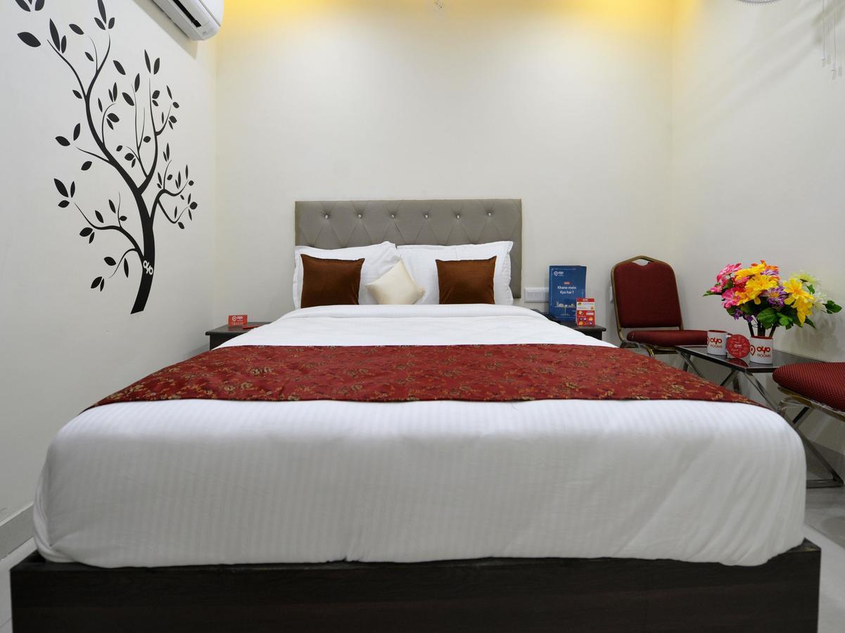 Super Collection O Lotus Grand Near Secunderabad Railway Station Secundurabad Exterior foto
