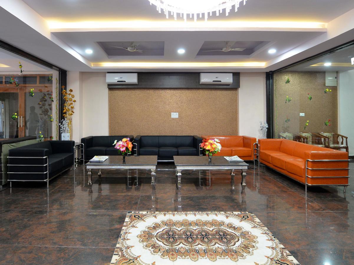 Super Collection O Lotus Grand Near Secunderabad Railway Station Secundurabad Exterior foto